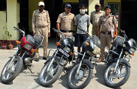 सितारगंज:—पुलिस ने दबोचा दोपहिया वाहन चोर, चार मोटर साइकिलें बरामद